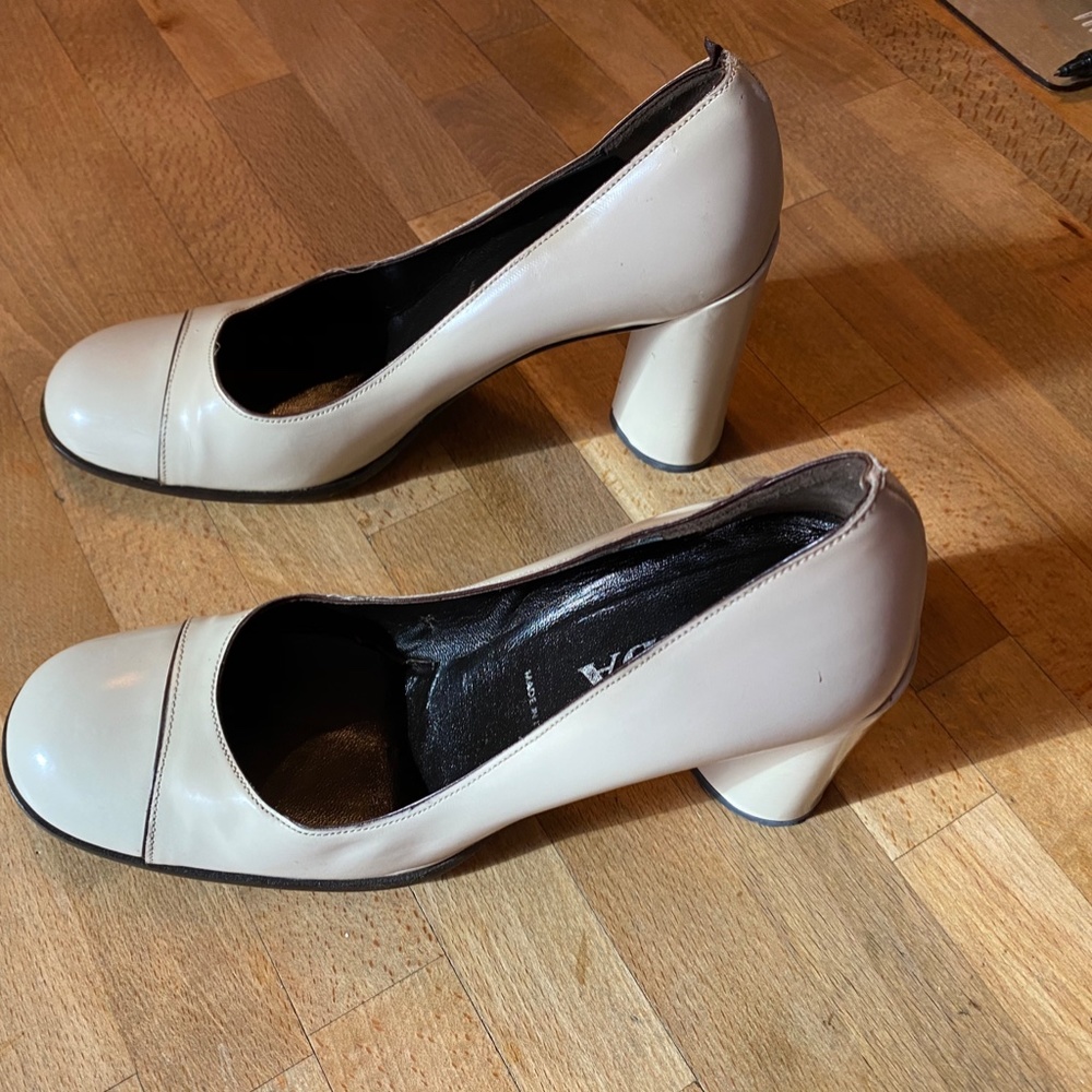 Prada Pink Gradient Leather Round-Toe Block Heel Pumps - Picture 8 of 8